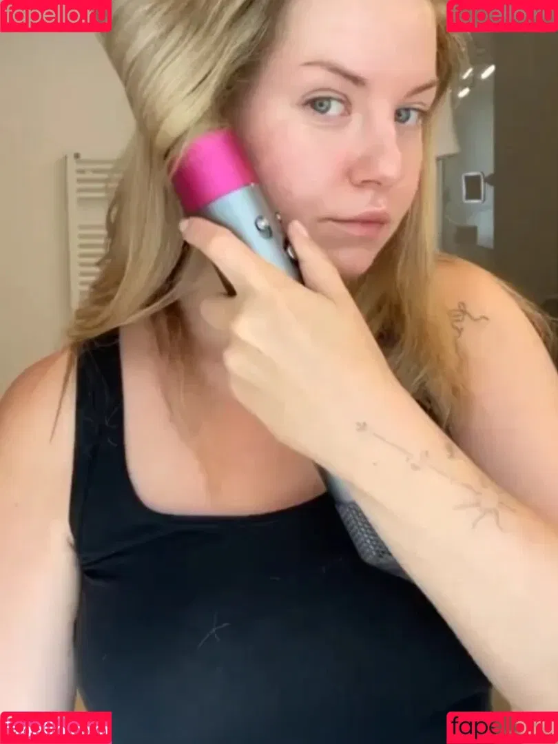 KellyMissesvlog Onlyfans Photo Gallery 