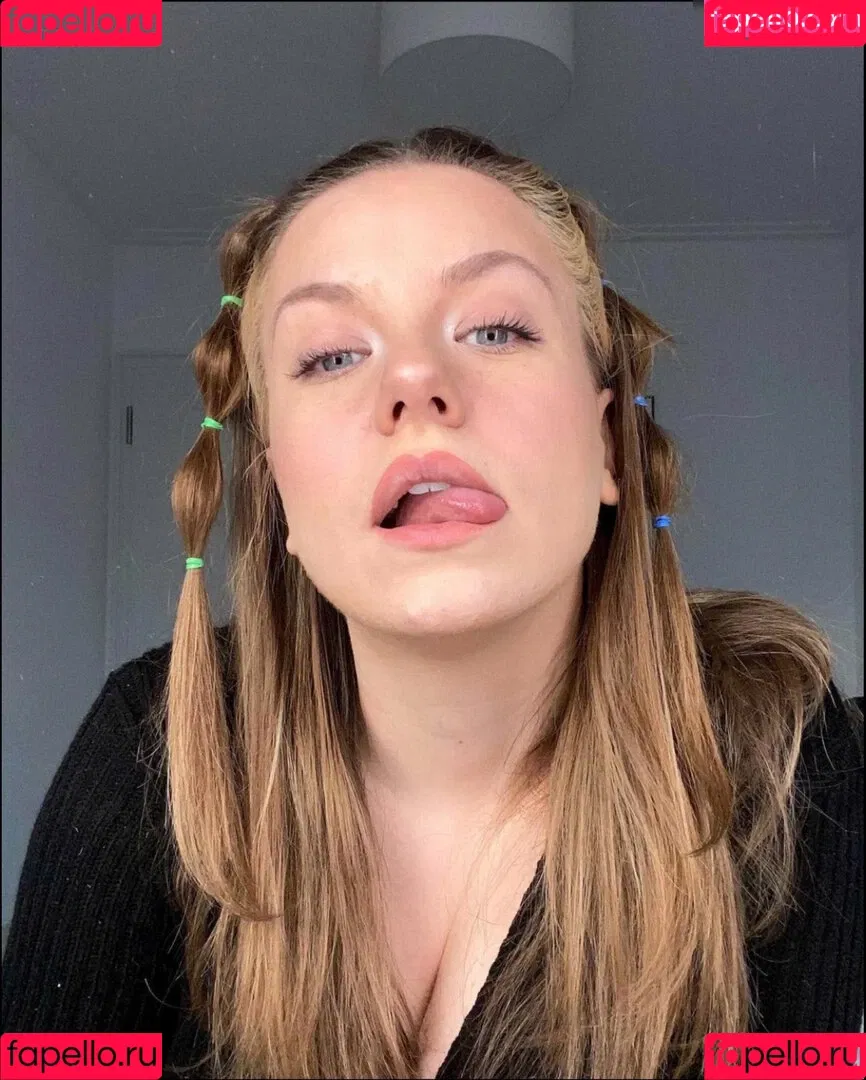 KellyMissesvlog Onlyfans Photo Gallery 