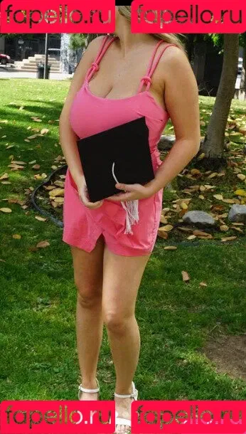 Emspensiveemily Onlyfans Photo Gallery 