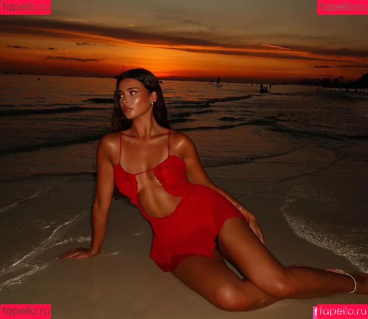 saraxrh Onlyfans Photo Gallery 