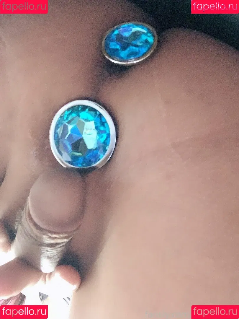 YOZAKURA Onlyfans Photo Gallery 