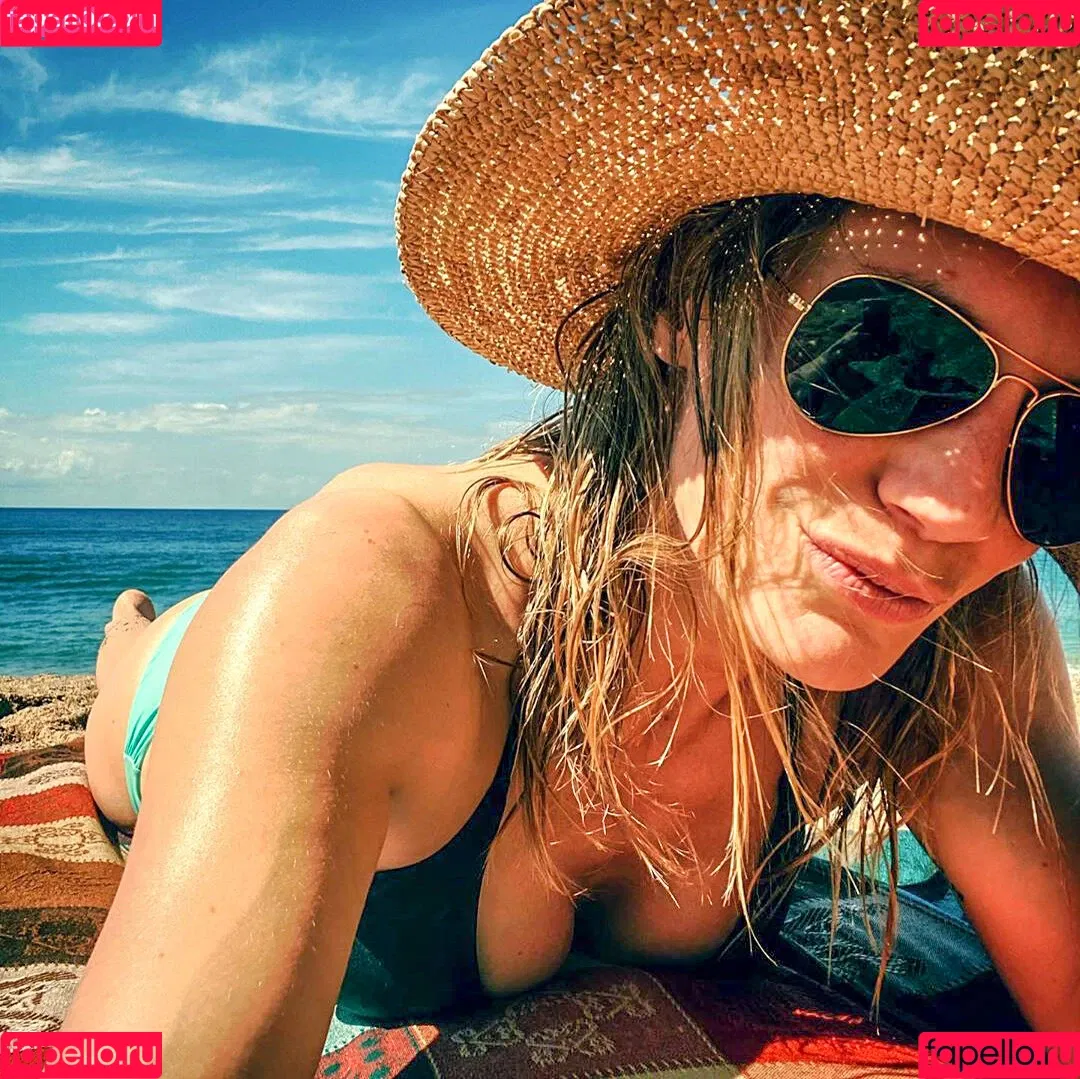 Katee Sackhoff Onlyfans Photo Gallery 