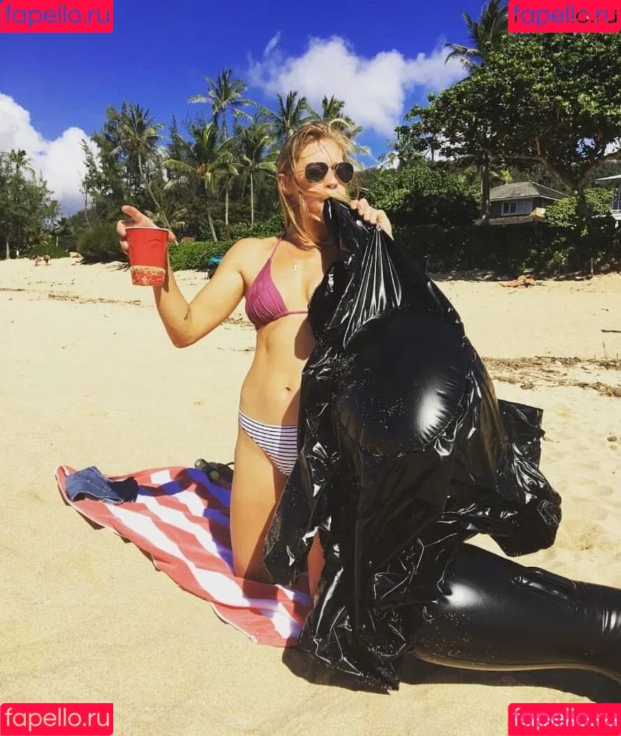 Katee Sackhoff Onlyfans Photo Gallery 
