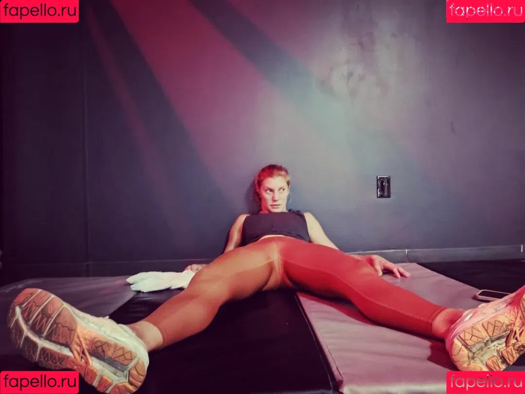 Katee Sackhoff Onlyfans Photo Gallery 