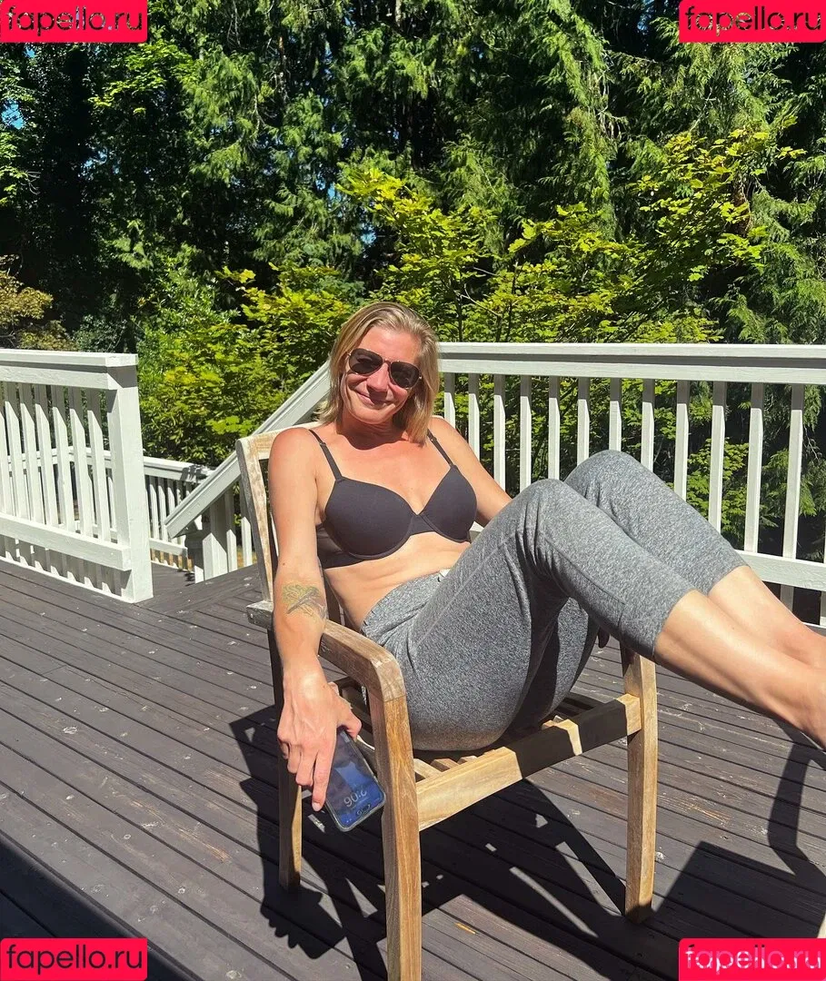 Katee Sackhoff Onlyfans Photo Gallery 