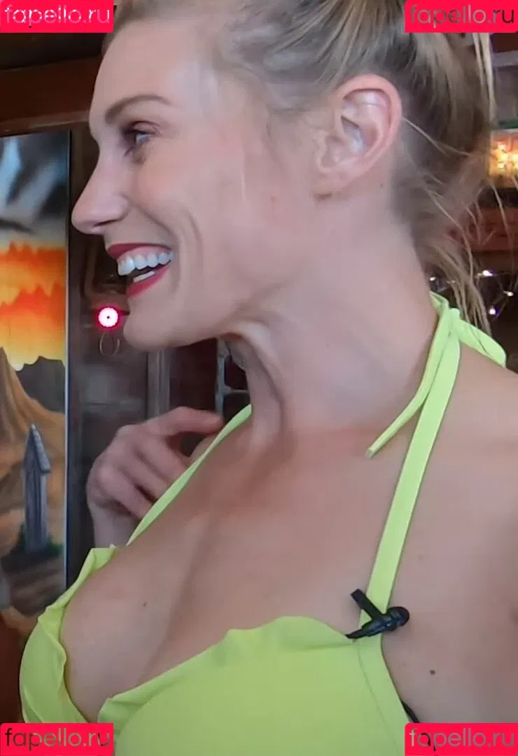 Katee Sackhoff Onlyfans Photo Gallery 