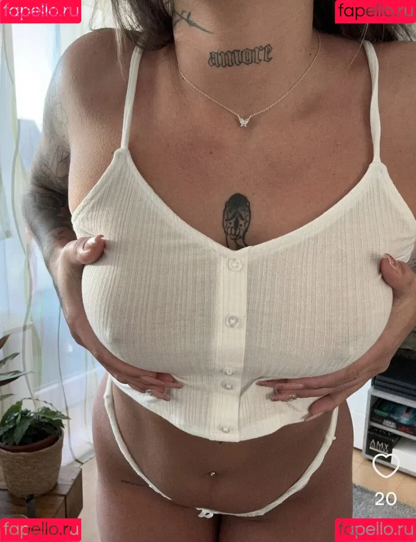 Celina Pop Onlyfans Photo Gallery 