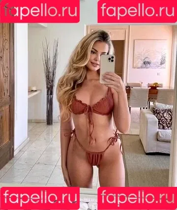 Julia (Xlaeta) Onlyfans Photo Gallery 