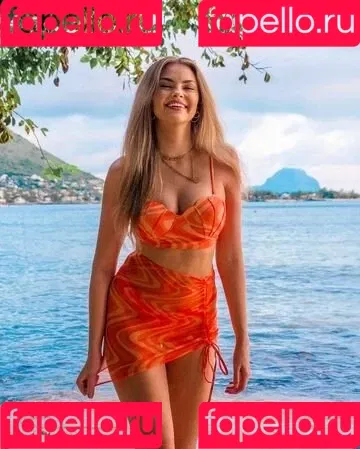 Julia (Xlaeta) Onlyfans Photo Gallery 