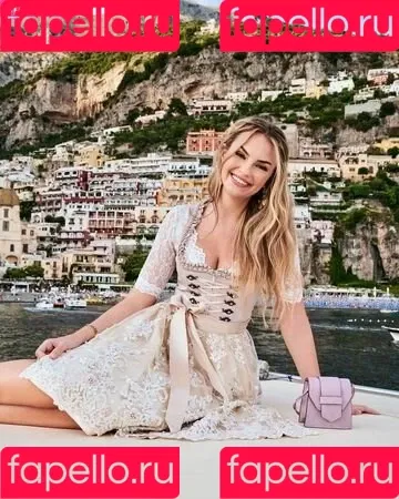 Julia (Xlaeta) Onlyfans Photo Gallery 