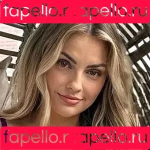 Julia (Xlaeta) Onlyfans Photo Gallery 