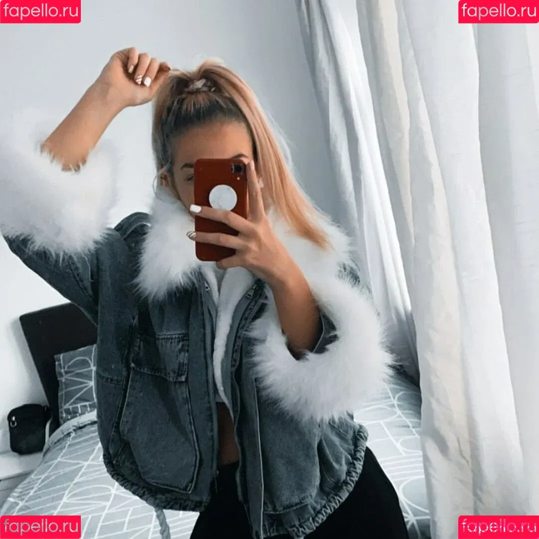 Luce M Onlyfans Photo Gallery 