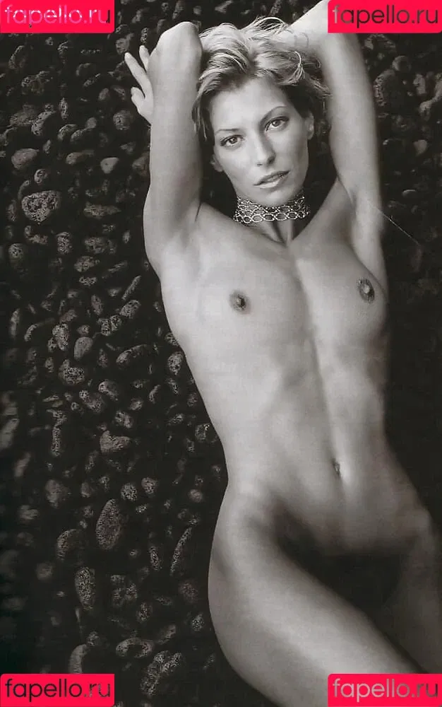 Giulia Siegel Onlyfans Photo Gallery 