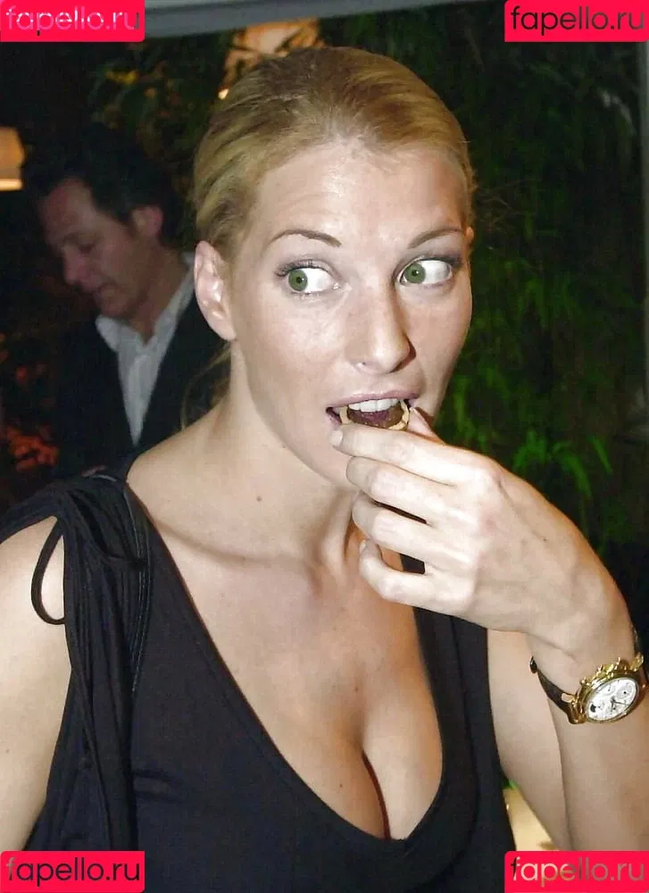 Giulia Siegel Onlyfans Photo Gallery 
