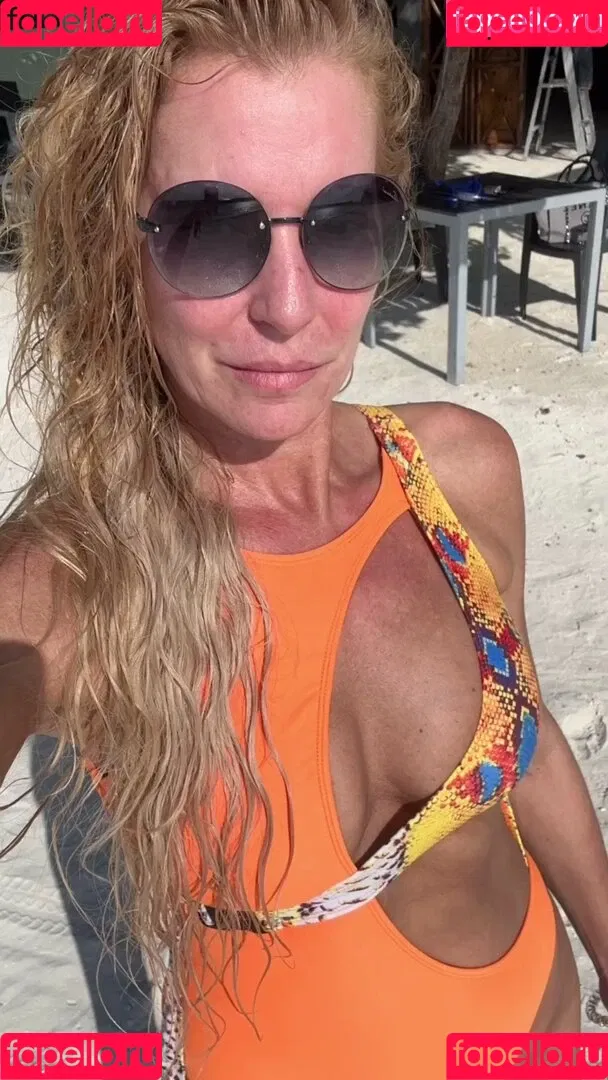 Giulia Siegel Onlyfans Photo Gallery 