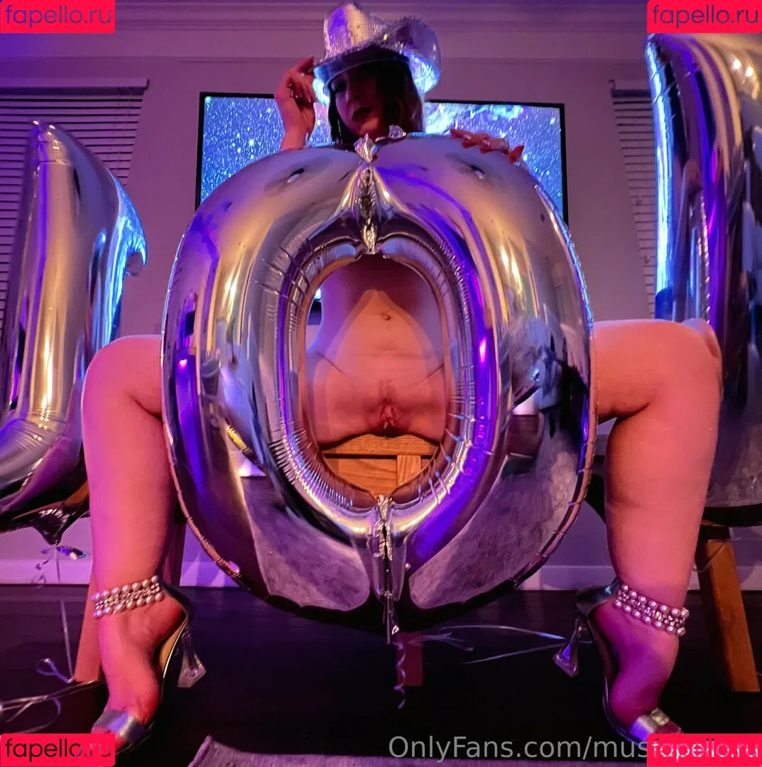 musemered Onlyfans Photo Gallery 