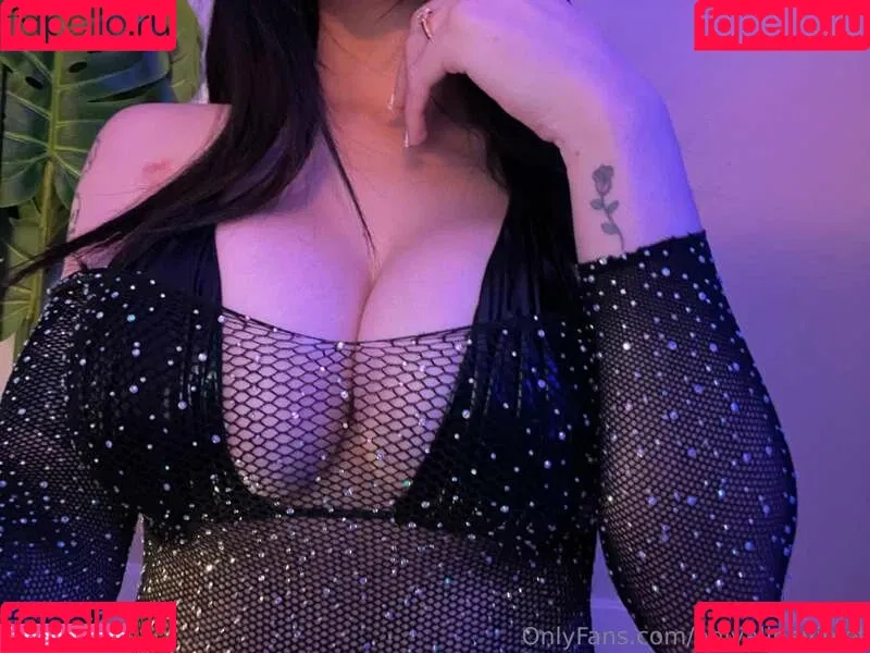 Isabel Valdez Onlyfans Photo Gallery 