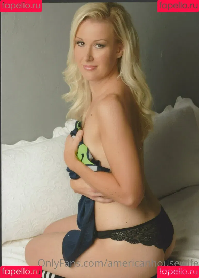 americanhousewife Onlyfans Photo Gallery 