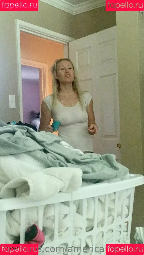americanhousewife Onlyfans Photo Gallery 
