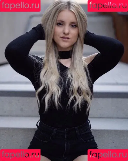 Stefanie Sutton Onlyfans Photo Gallery 