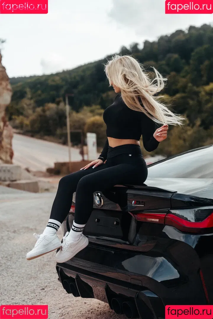Stefanie Sutton Onlyfans Photo Gallery 
