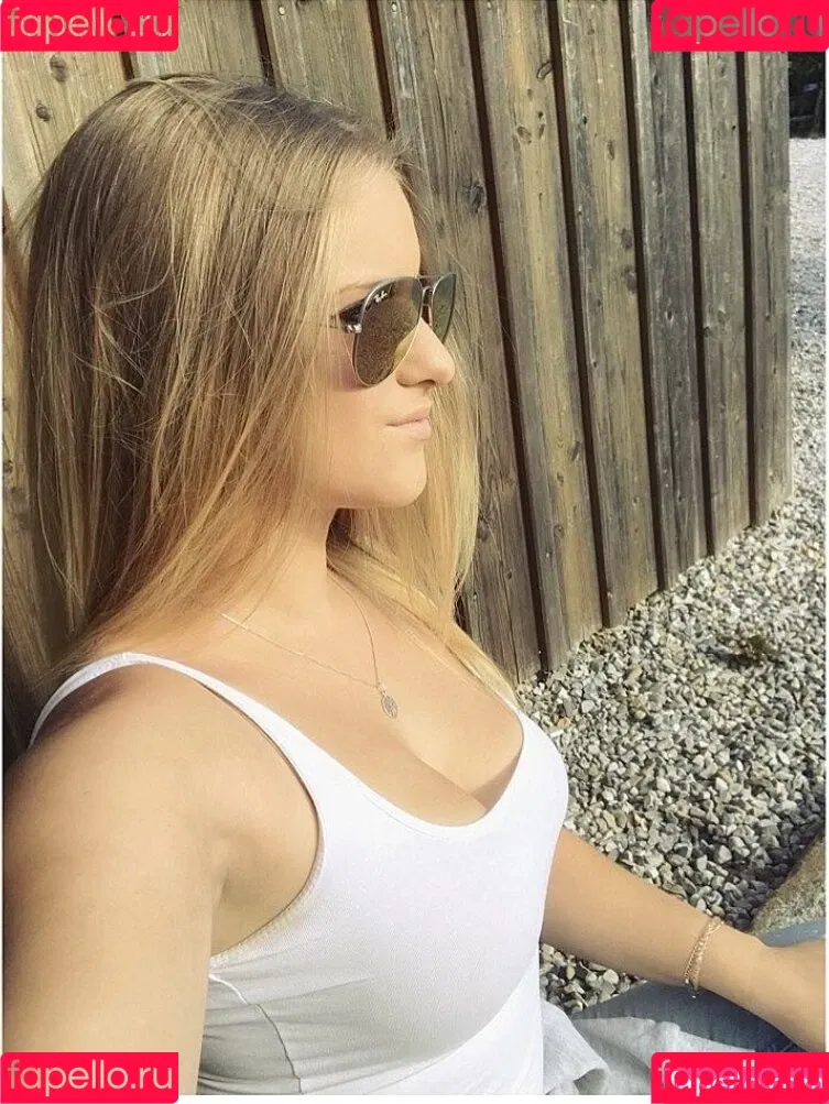 Stefanie Sutton Onlyfans Photo Gallery 