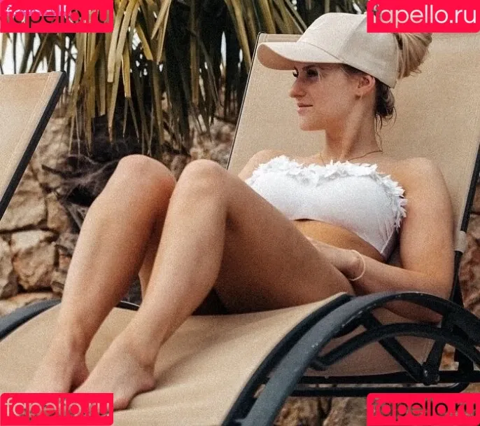 Stefanie Sutton Onlyfans Photo Gallery 