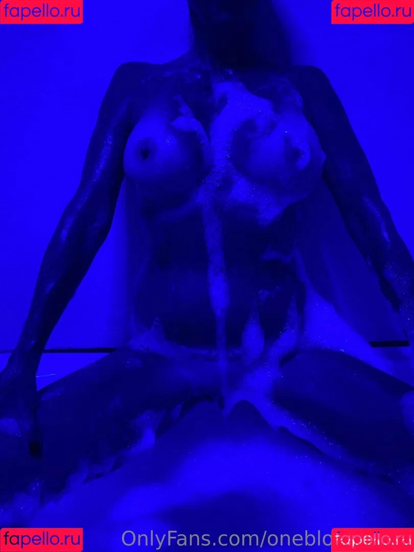 oneblondewife Onlyfans Photo Gallery 