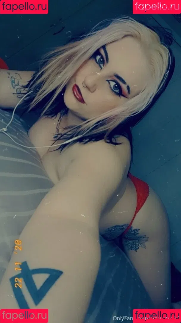 Alrighty_P3ach Onlyfans Photo Gallery 