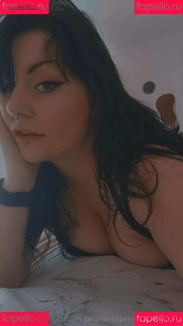 Alrighty_P3ach Onlyfans Photo Gallery 