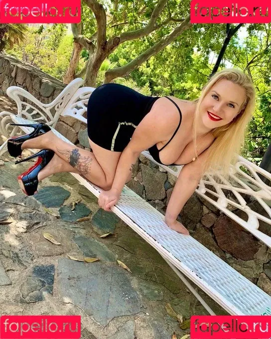 Dolly Fox Onlyfans Photo Gallery 