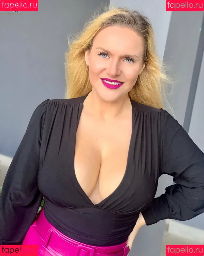 Dolly Fox Onlyfans Photo Gallery 