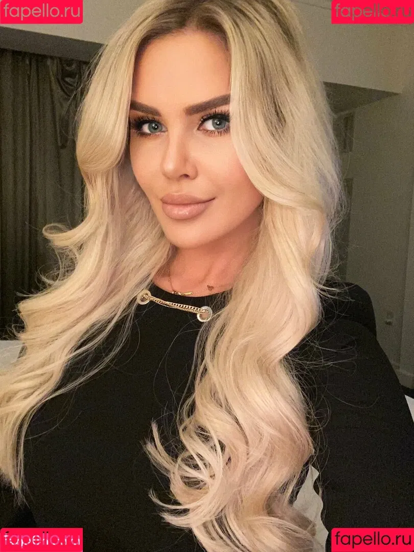 Elisa Bethann Onlyfans Photo Gallery 