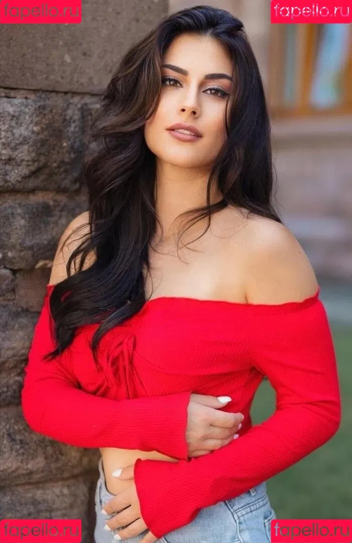 Lia Mitrou Onlyfans Photo Gallery 
