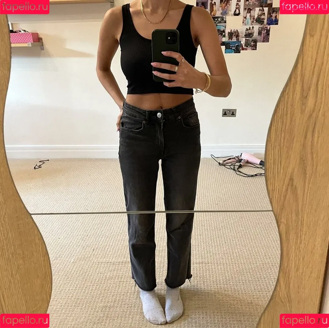 Anya Dhesi Onlyfans Photo Gallery 