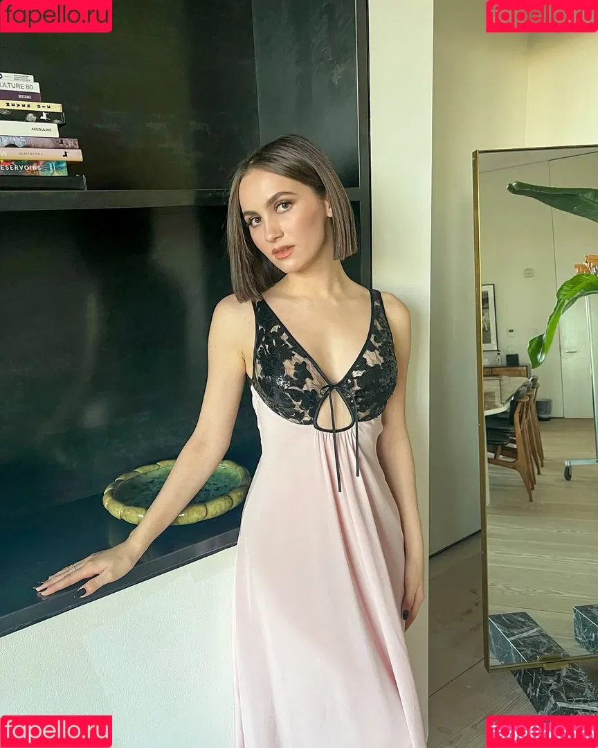 Maude Apatow Onlyfans Photo Gallery 
