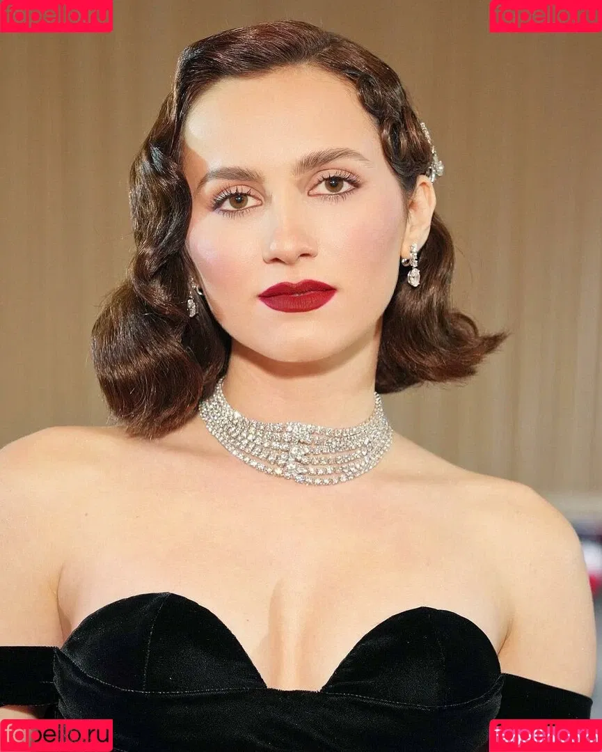 Maude Apatow Onlyfans Photo Gallery 