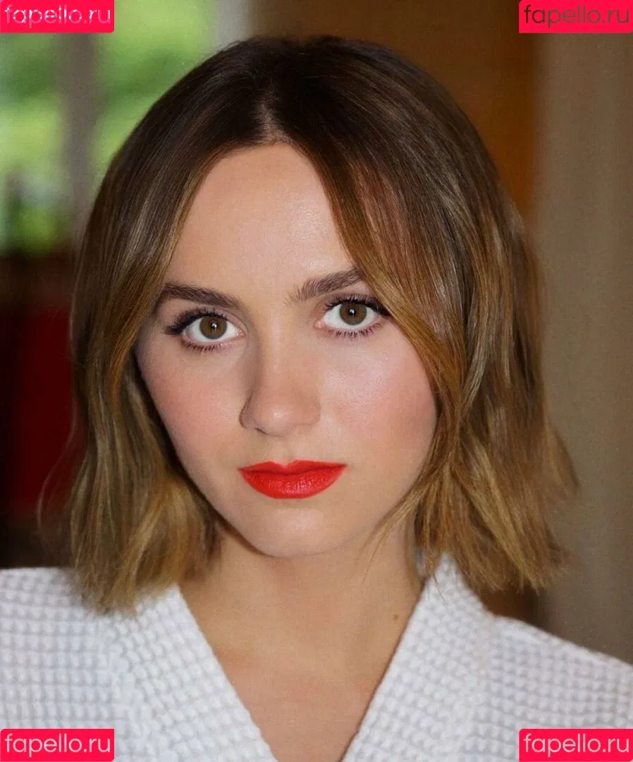 Maude Apatow Onlyfans Photo Gallery 