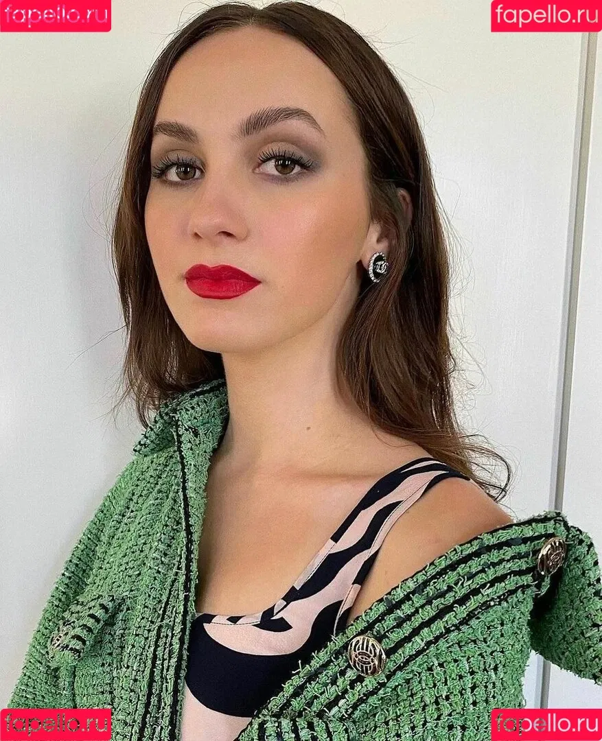 Maude Apatow Onlyfans Photo Gallery 