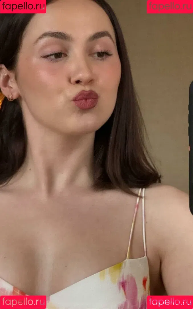 Maude Apatow Onlyfans Photo Gallery 