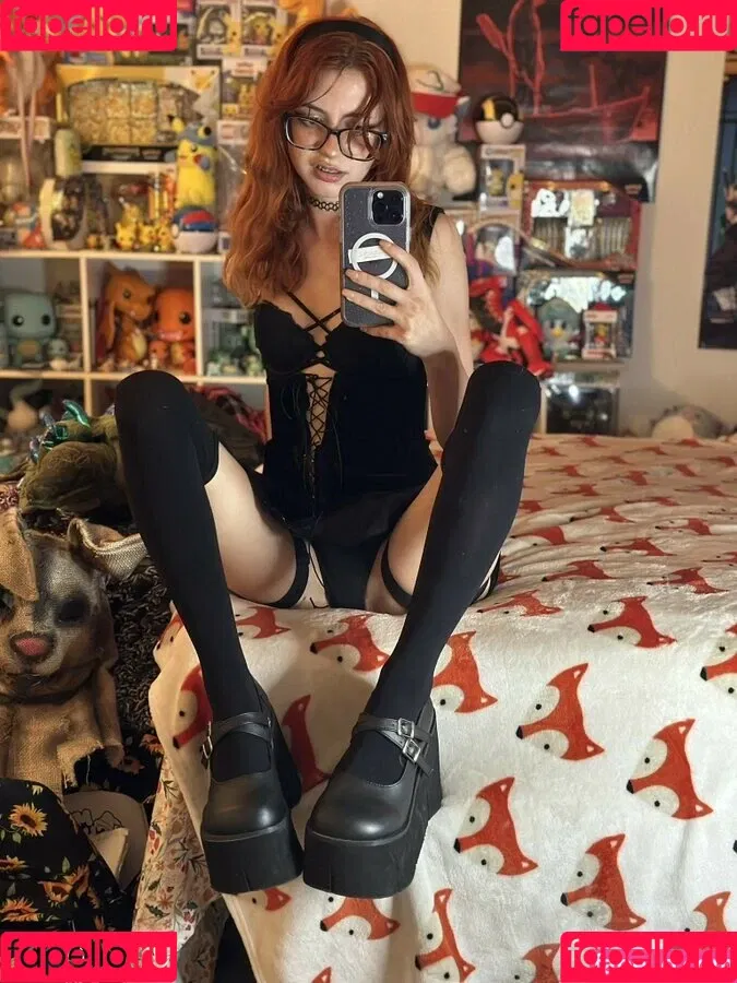 mari.m0nster Onlyfans Photo Gallery 