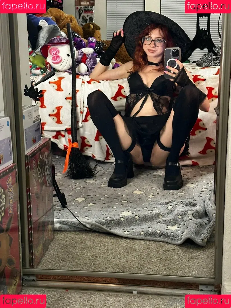 mari.m0nster Onlyfans Photo Gallery 