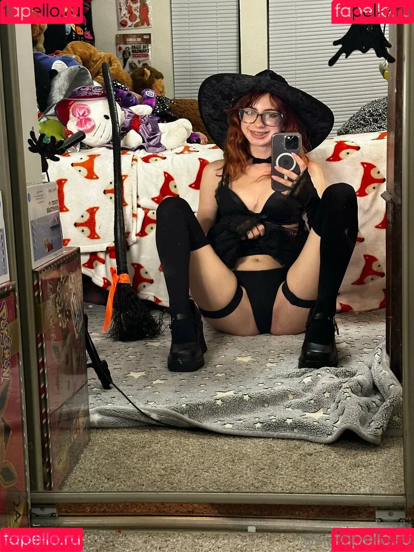 mari.m0nster Onlyfans Photo Gallery 