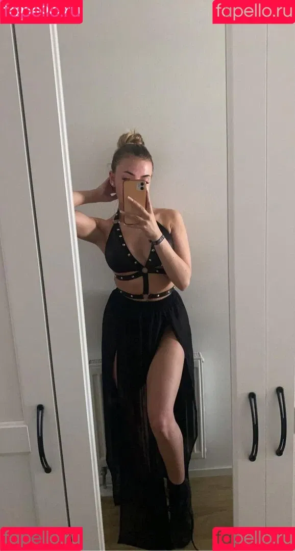 Alinahrndz Onlyfans Photo Gallery 