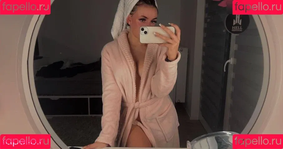 Alinahrndz Onlyfans Photo Gallery 
