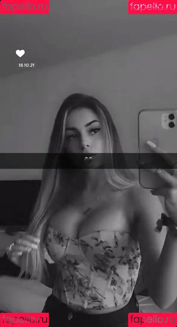 Alinahrndz Onlyfans Photo Gallery 