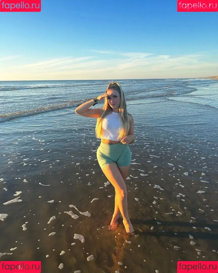 Alinahrndz Onlyfans Photo Gallery 