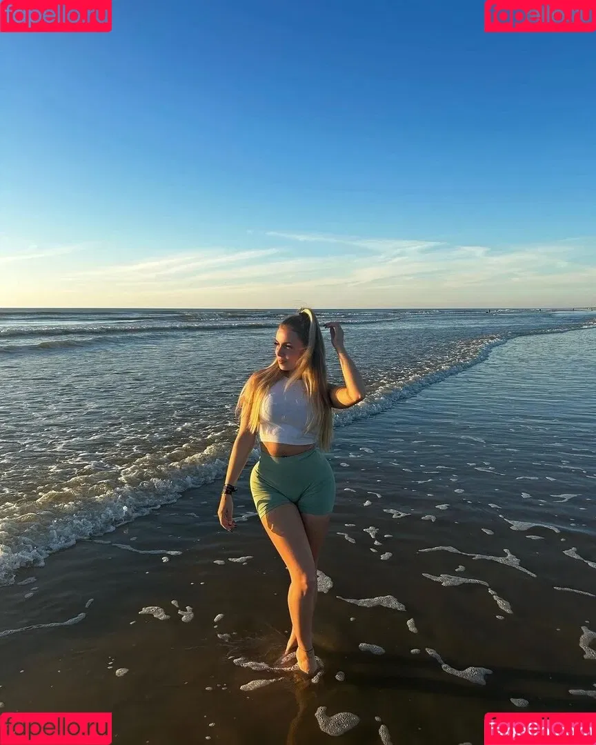 Alinahrndz Onlyfans Photo Gallery 