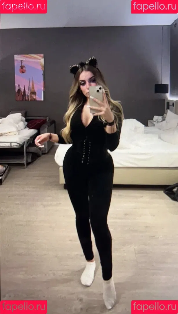 Alinahrndz Onlyfans Photo Gallery 