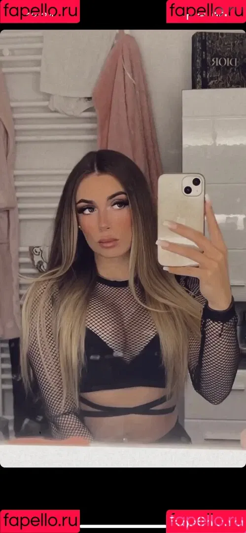 Alinahrndz Onlyfans Photo Gallery 